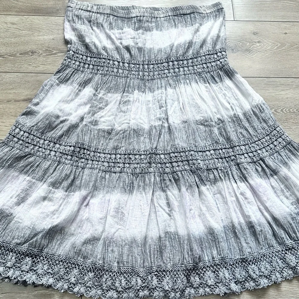 flowy whimsical